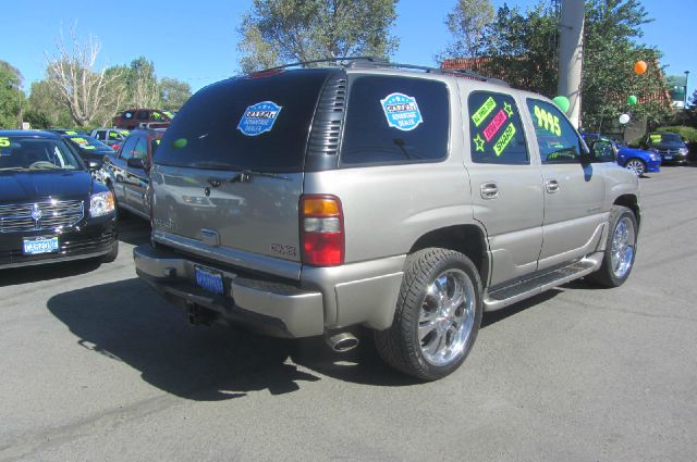 2001 GMC Yukon Denali Unknown