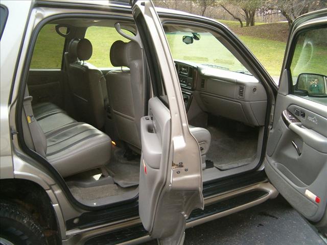 2001 GMC Yukon Denali EX Sedan 4D