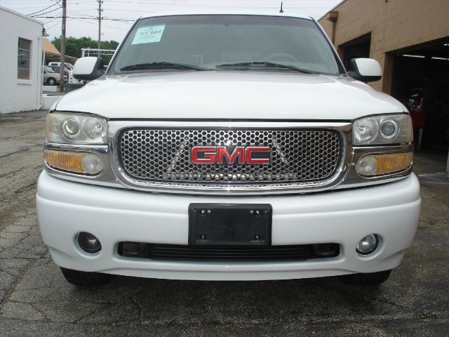 2002 GMC Yukon Denali Unknown