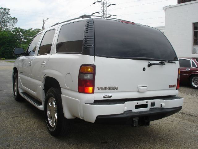 2002 GMC Yukon Denali Unknown