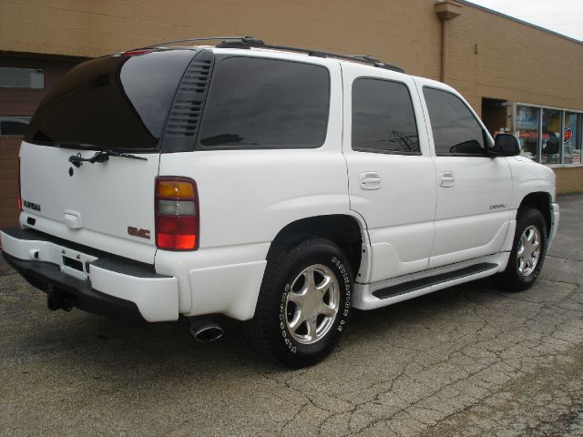 2002 GMC Yukon Denali Unknown