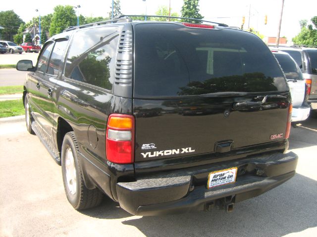 2002 GMC Yukon Denali Unknown