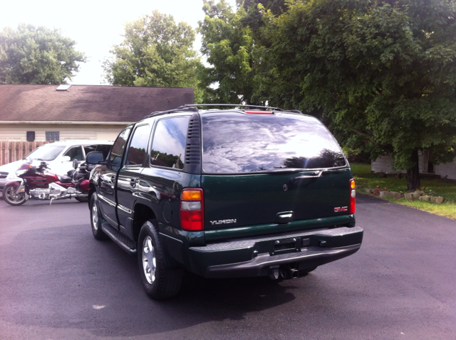 2003 GMC Yukon Denali EX Sedan 4D