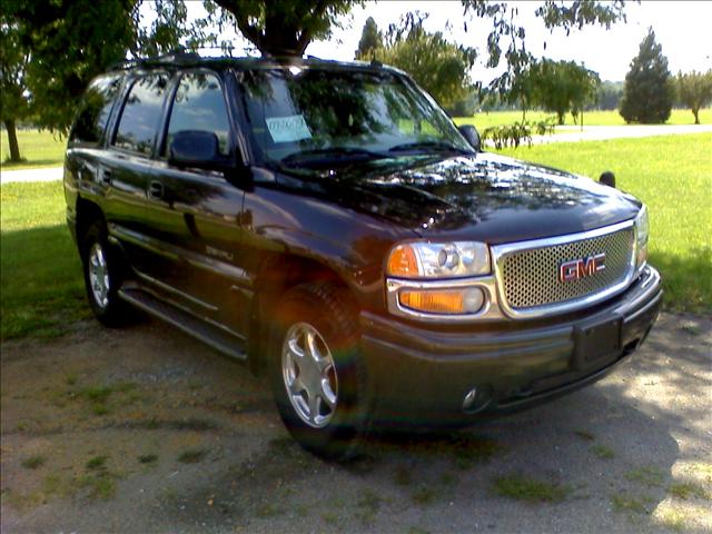 2003 GMC Yukon Denali Unknown