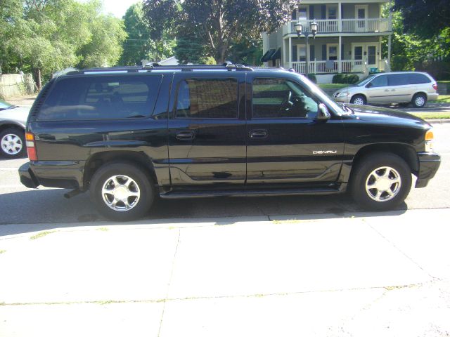 2003 GMC Yukon Denali GET IN HERE 1000 Trade-in