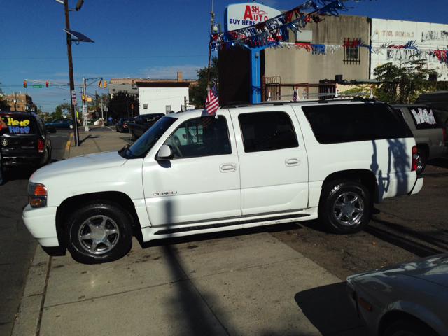 2003 GMC Yukon Denali Sport 4WD