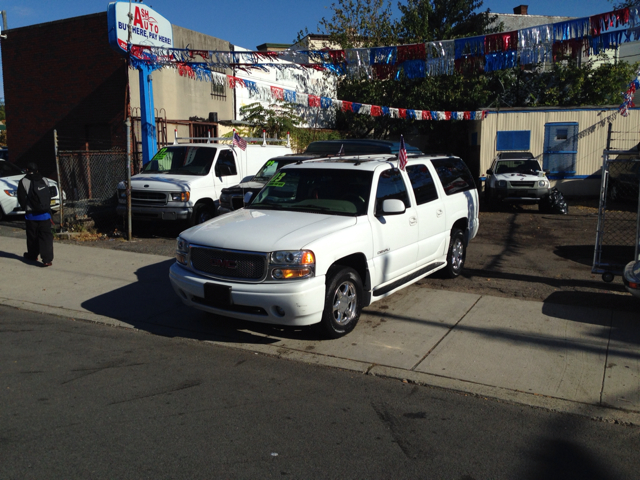 2003 GMC Yukon Denali Sport 4WD