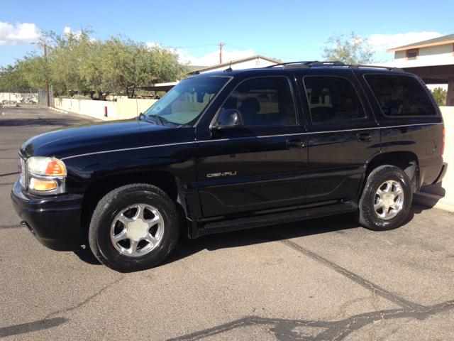 2003 GMC Yukon Denali Base