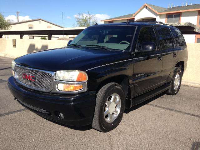 2003 GMC Yukon Denali Base