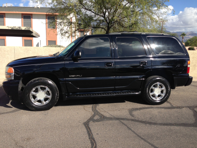 2003 GMC Yukon Denali Base