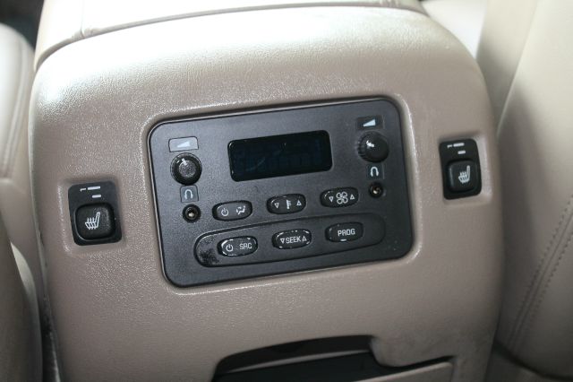 2004 GMC Yukon Denali Base