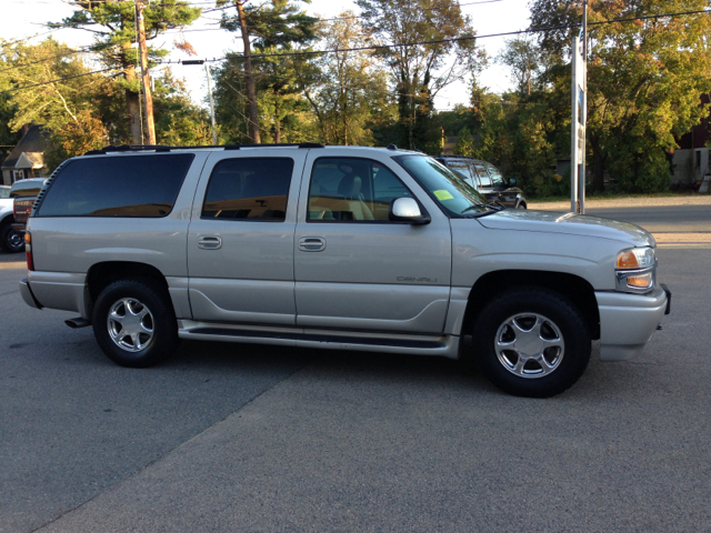 2004 GMC Yukon Denali Sport 4WD