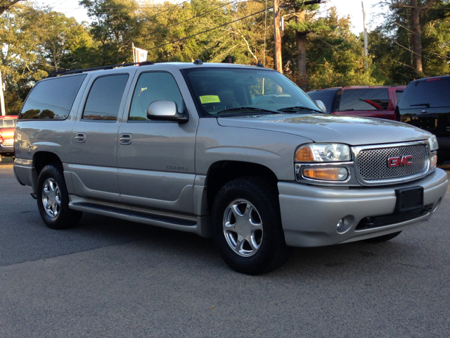 2004 GMC Yukon Denali Sport 4WD