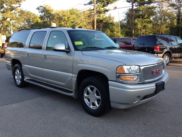 2004 GMC Yukon Denali Sport 4WD