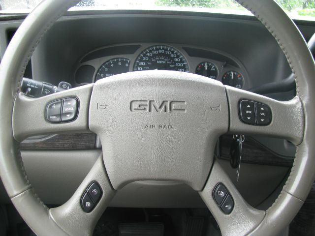 2004 GMC Yukon Denali Sport 4WD