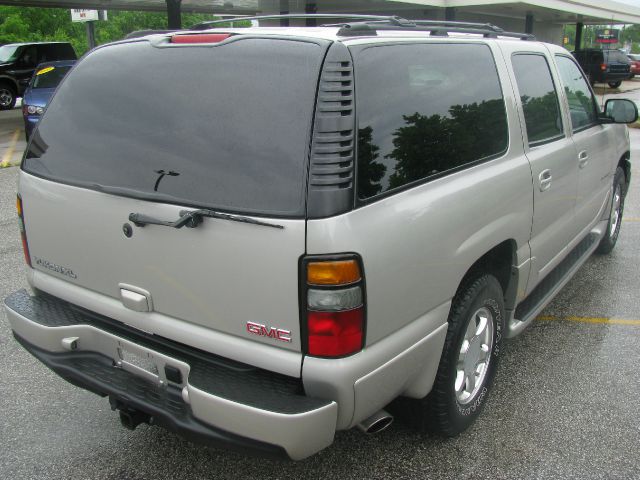 2004 GMC Yukon Denali Sport 4WD