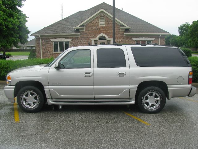 2004 GMC Yukon Denali Sport 4WD