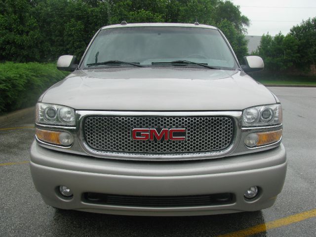 2004 GMC Yukon Denali Sport 4WD