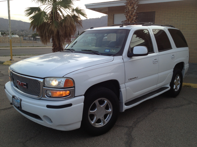 2004 GMC Yukon Denali Base