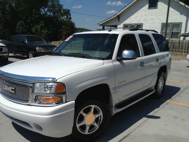 2005 GMC Yukon Denali Base