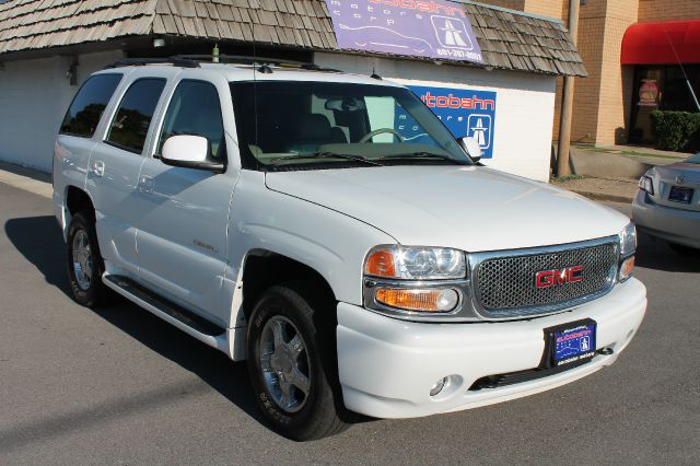 2005 GMC Yukon Denali EX Sedan 4D