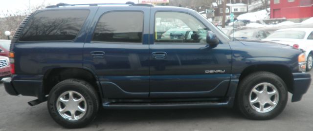 2005 GMC Yukon Denali Base