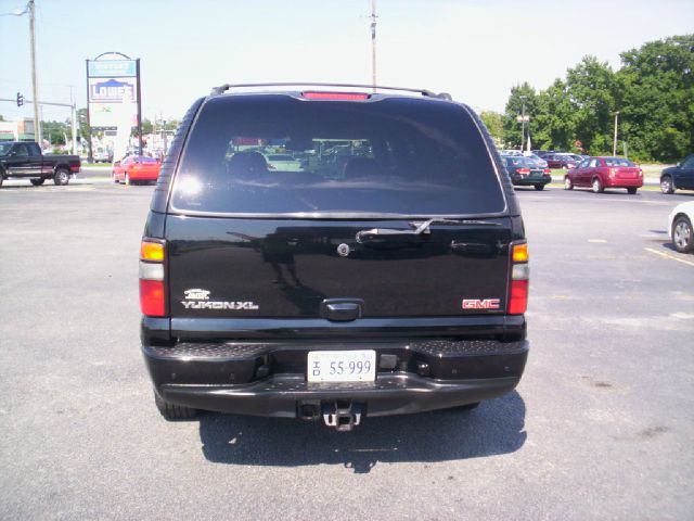 2005 GMC Yukon Denali Sport 4WD