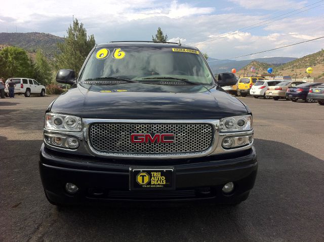 2006 GMC Yukon Denali EX - DUAL Power Doors