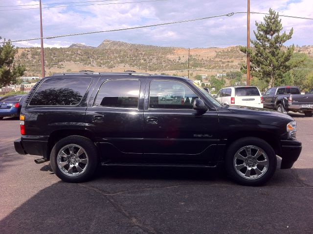 2006 GMC Yukon Denali EX - DUAL Power Doors