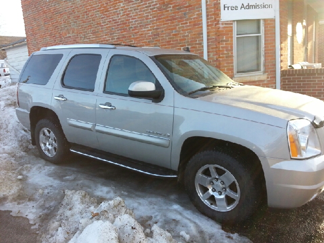 2007 GMC Yukon Denali EX - DUAL Power Doors