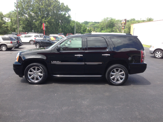 2007 GMC Yukon Denali EX - DUAL Power Doors