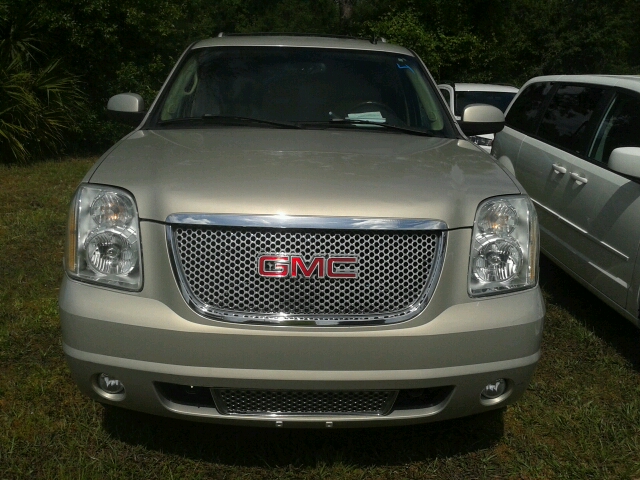 2007 GMC Yukon Denali EX - DUAL Power Doors