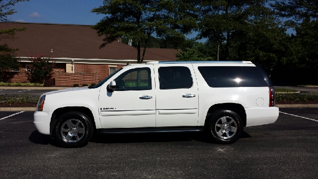 2007 GMC Yukon Denali SXT Van