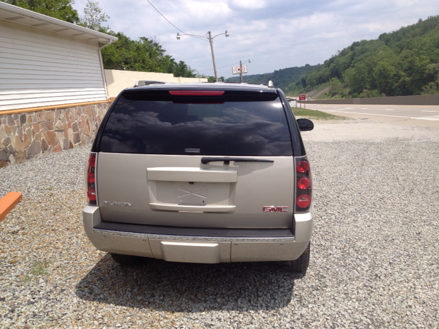 2007 GMC Yukon Denali EX - DUAL Power Doors