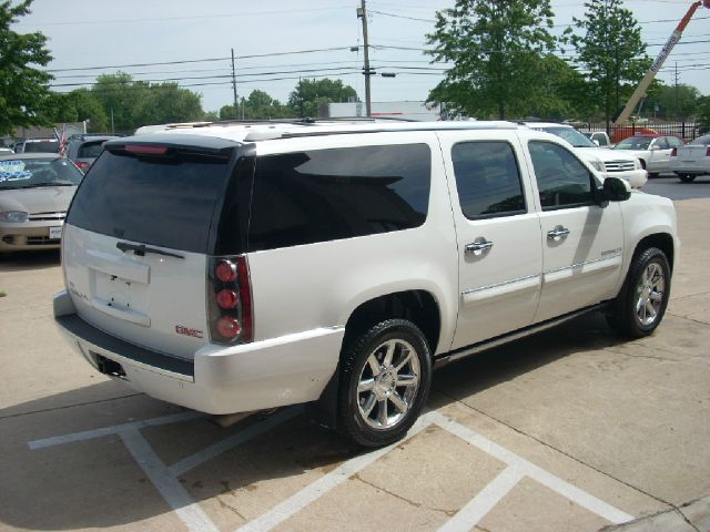 2007 GMC Yukon Denali SXT Van