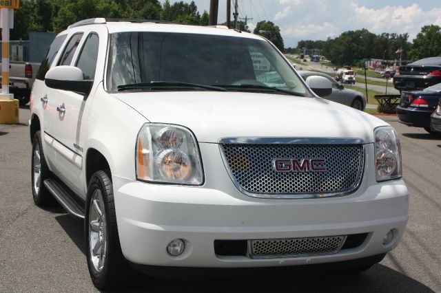 2007 GMC Yukon Denali EX - DUAL Power Doors