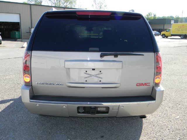 2008 GMC Yukon Denali SXT Van