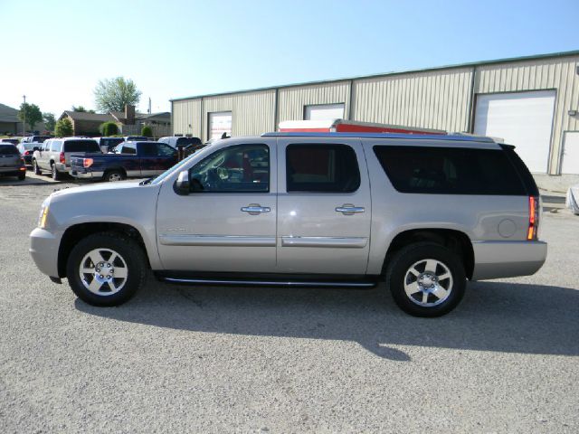 2008 GMC Yukon Denali SXT Van