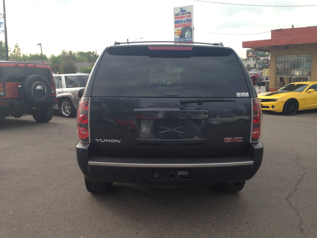 2008 GMC Yukon Denali EX - DUAL Power Doors