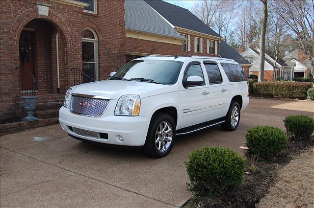 2011 GMC Yukon Denali Unknown