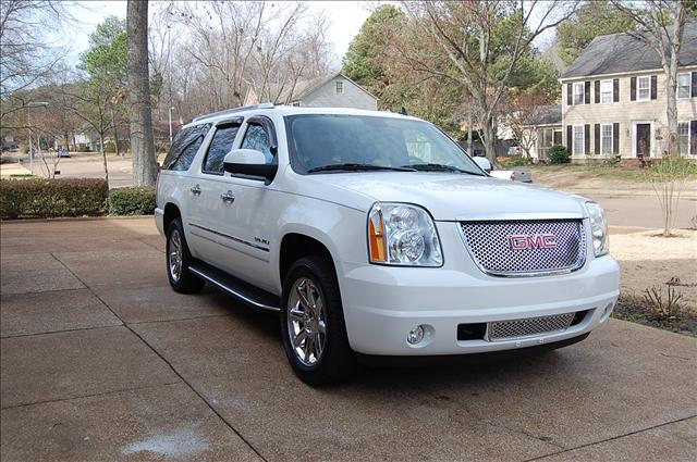 2011 GMC Yukon Denali Unknown