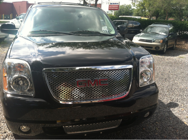 2011 GMC Yukon Denali Sport 4x4