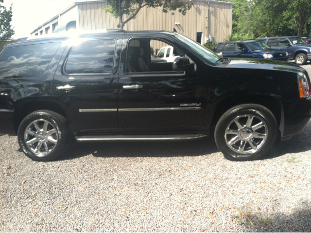 2011 GMC Yukon Denali Sport 4x4