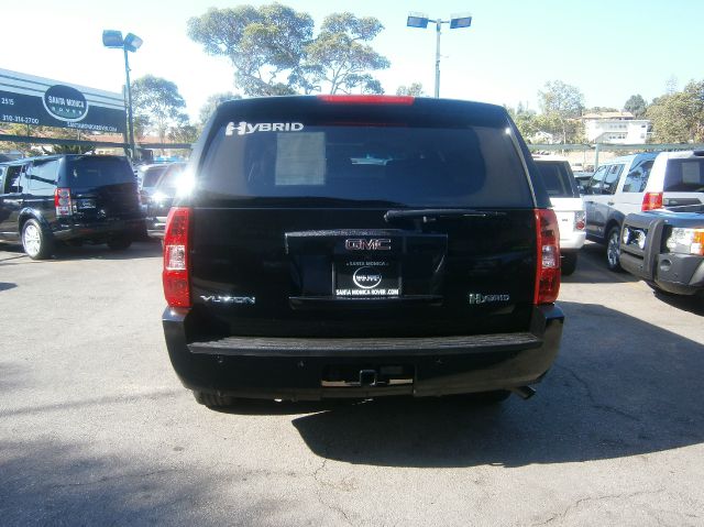 2010 GMC Yukon Hybrid 5Spd 1_owner Carfax