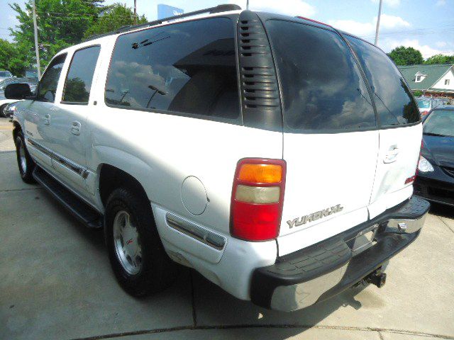 2000 GMC Yukon XL Luxury W/ Navi, Resrearcam