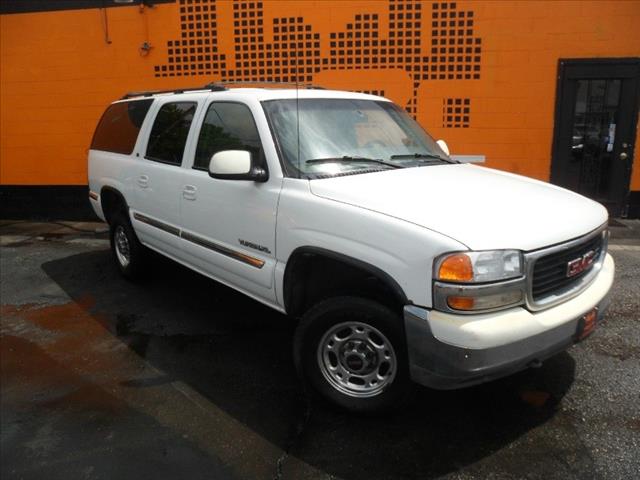 2000 GMC Yukon XL Pickup 4D 6 1/2 Ft