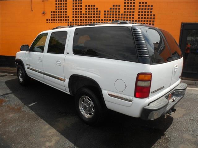 2000 GMC Yukon XL Pickup 4D 6 1/2 Ft