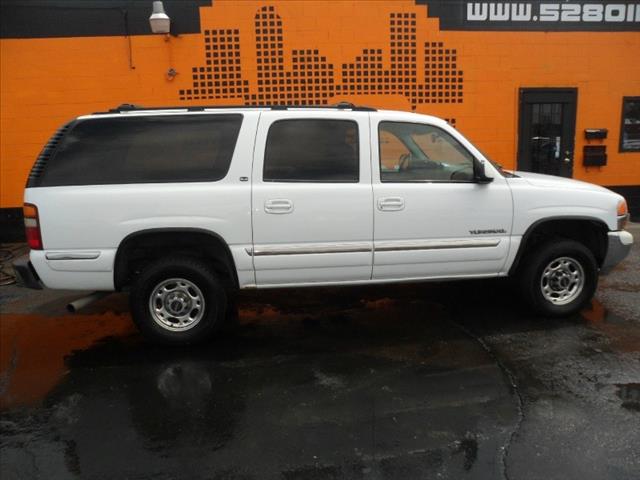 2000 GMC Yukon XL Pickup 4D 6 1/2 Ft