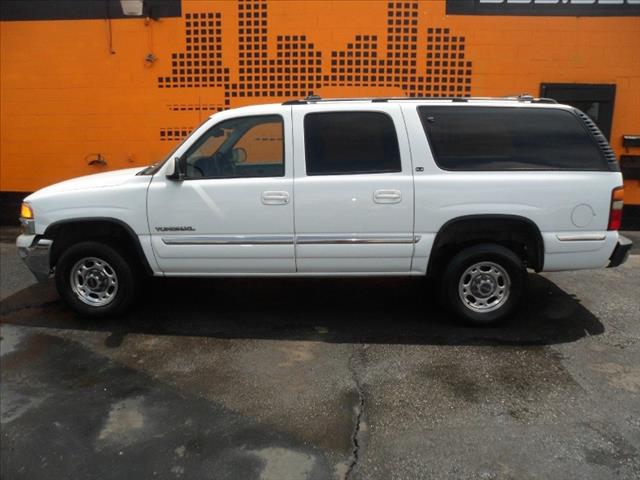 2000 GMC Yukon XL Pickup 4D 6 1/2 Ft