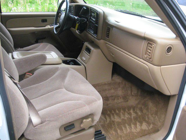 2000 GMC Yukon XL C350 4dr Sdn 3.5L Sport RWD Sedan